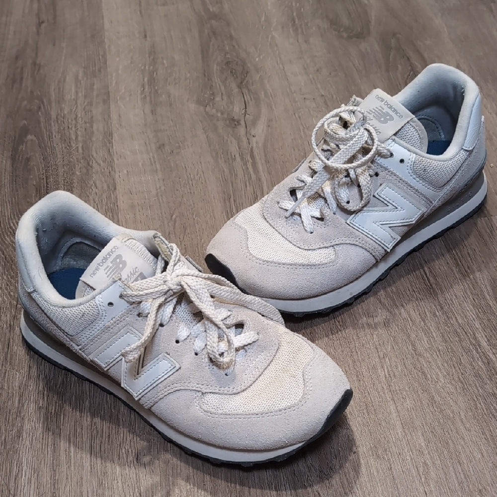 New Balance Tennis Shoes